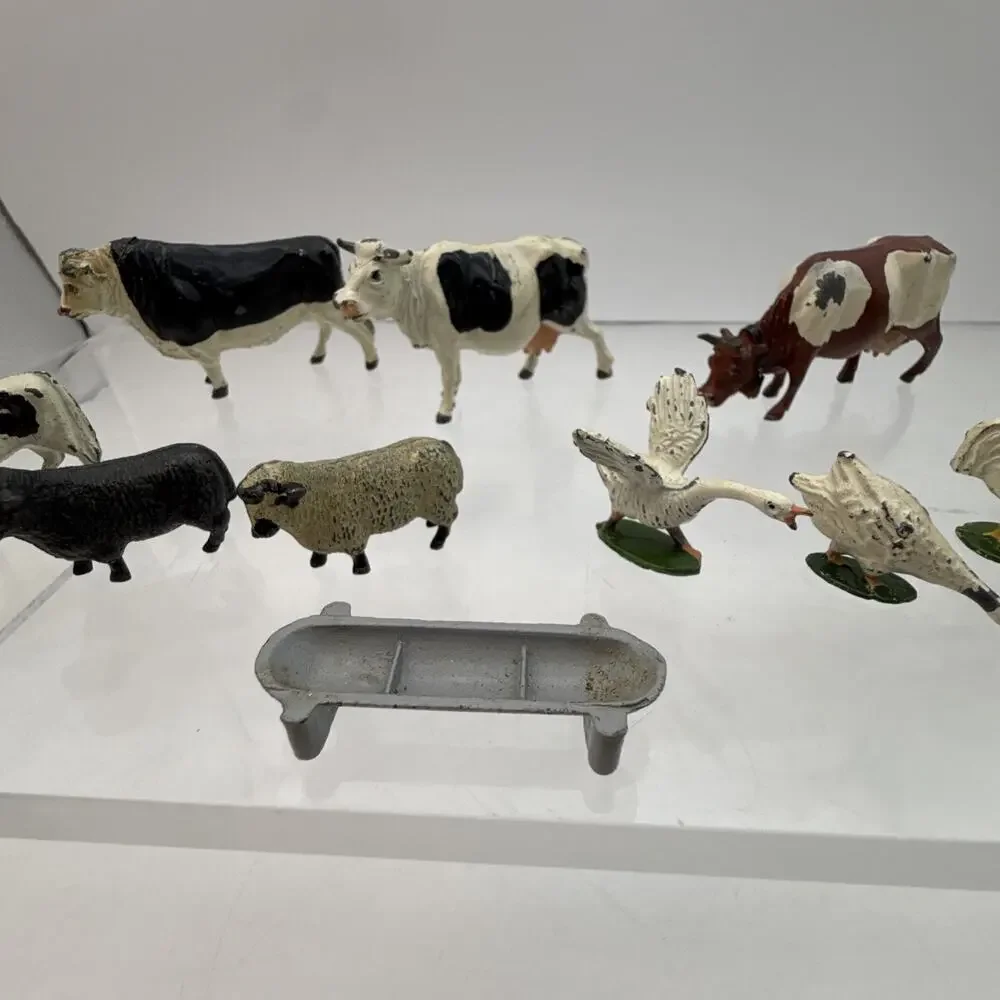 Vtg TIMPO TOYS Painted Lead Toy Britains Era Farm Animals Cows, Sheep, Fowel⬇️